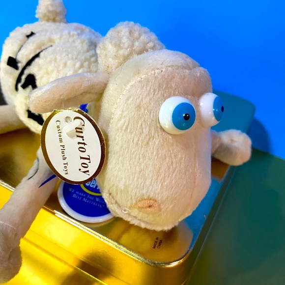 SERTA COUNTING SHEEP 1/2 PLUSH 2000 NWT PLASTIC EYES & NECK TAG WEARING BRACES - Picture 5 of 10
